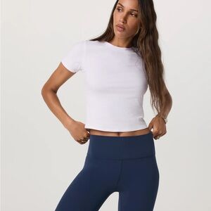 Vuori Pose Fitted Tee